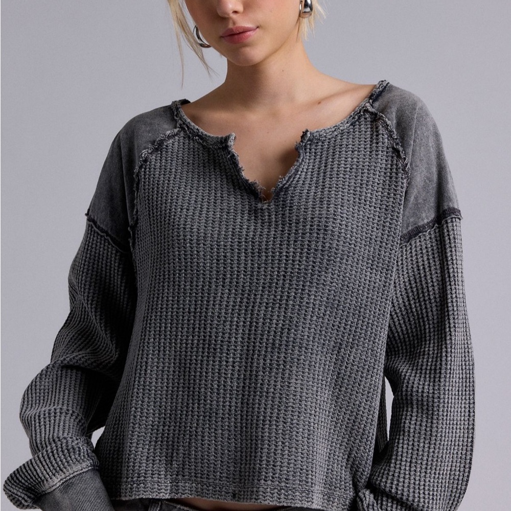 BDG Urban Outfitters Catskills Waffle Knit Thermal in Charcoal size small
